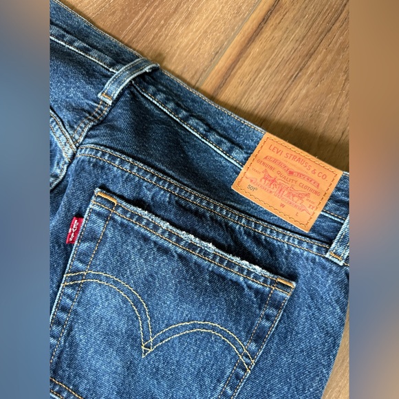 Levis 501 Premium Jeans Womens 33x29 Medium Wash Original Fit Button Fly 'Big E' - Picture 6 of 12